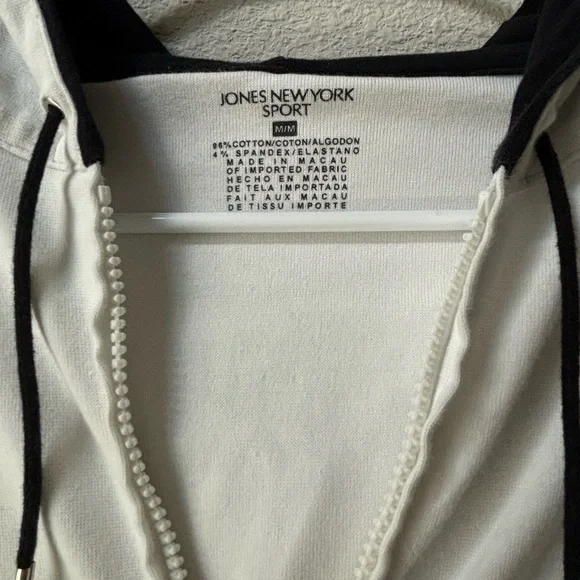 Jones New York Cream Hoodie with Black Accents - Picture 4 of 7